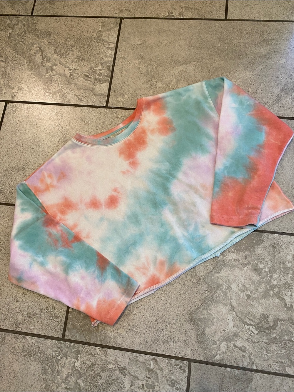 Gianni Bini Pastel Tie-Dye Cropped Crewneck in Coral, Aqua & Pink